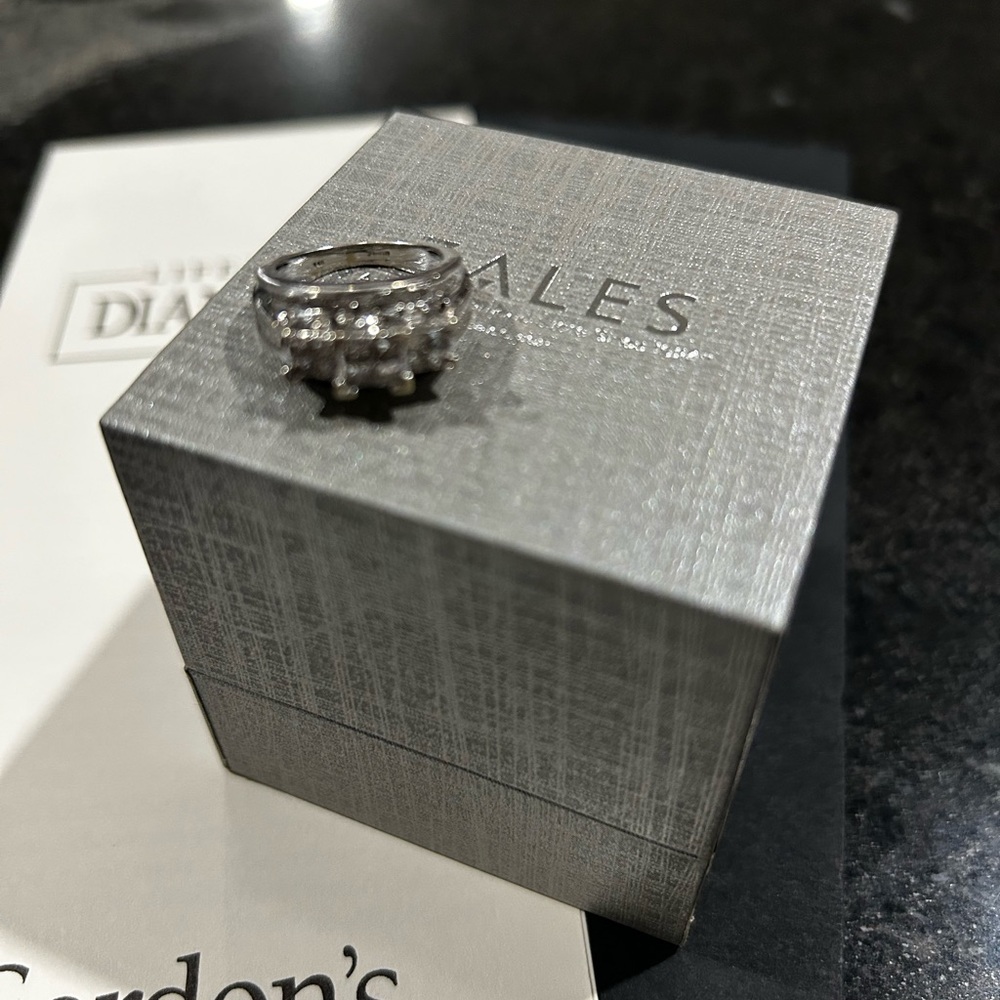 Zales Silver PAST PRESENT FUTURE anniversary Diamond Ring - Picture 2 of 11